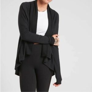 Athleta Nirvana Wear Two Ways Wrap Black Size Small